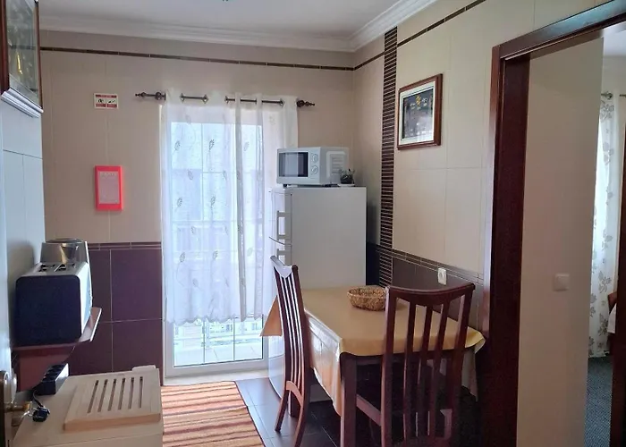 Guesthouse, Ap Verissimo בית הארחה 4*